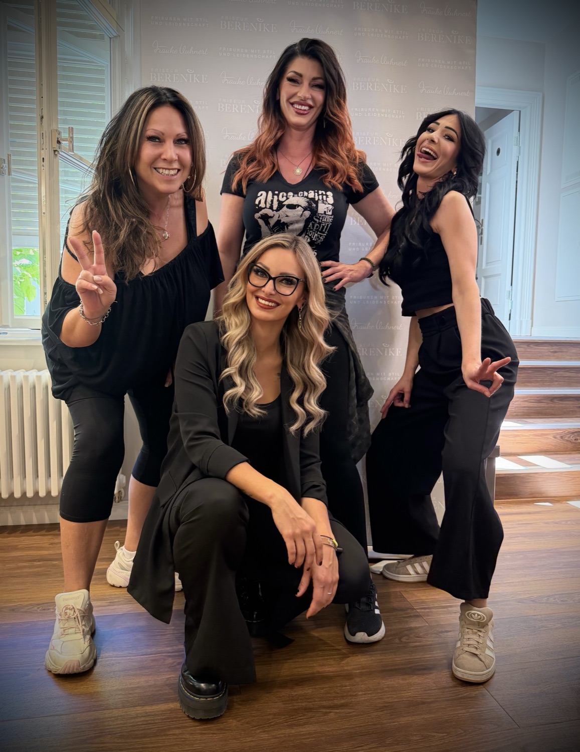 Team Friseur Berenike — Berenike Backdrop